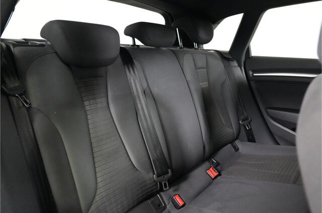 Audi A3 SPORTBACK 35 TFSI CoD Design Pro Line Plus | Trekhaak | Stl. verw. | Climate | PDC | LED |