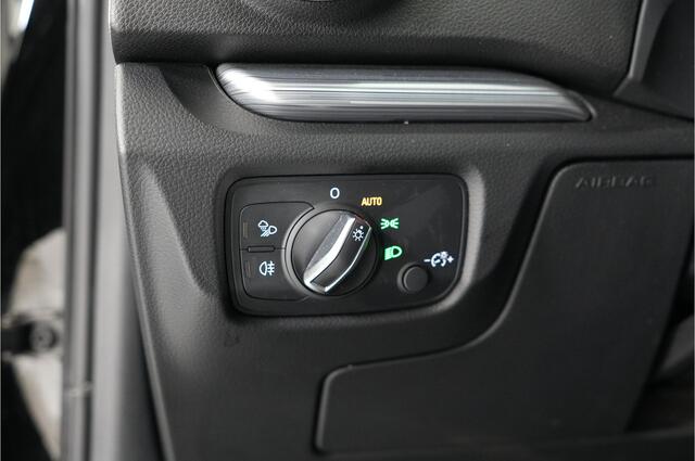 Audi A3 SPORTBACK 35 TFSI CoD Design Pro Line Plus | Trekhaak | Stl. verw. | Climate | PDC | LED |