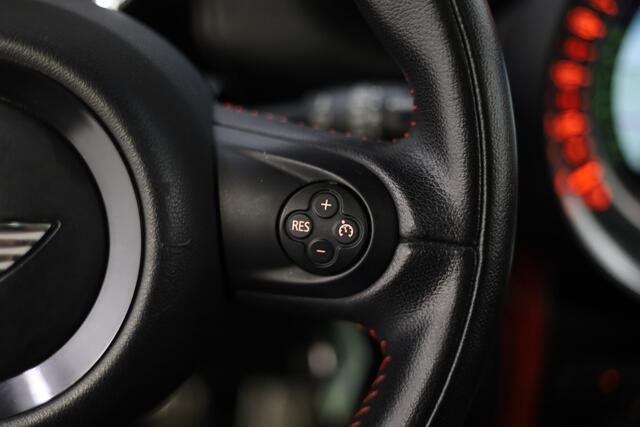 Mini Countryman Mini 1.6 John Cooper Works ALL4 Chili | Airco | Climate Control | Stoelverwarming | Sport uitlaat origineel | Lederen bekleding | Panorama 