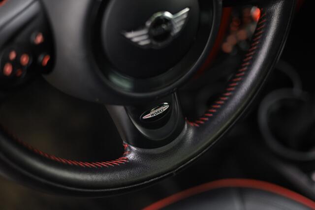 Mini Countryman Mini 1.6 John Cooper Works ALL4 Chili | Airco | Climate Control | Stoelverwarming | Sport uitlaat origineel | Lederen bekleding | Panorama 