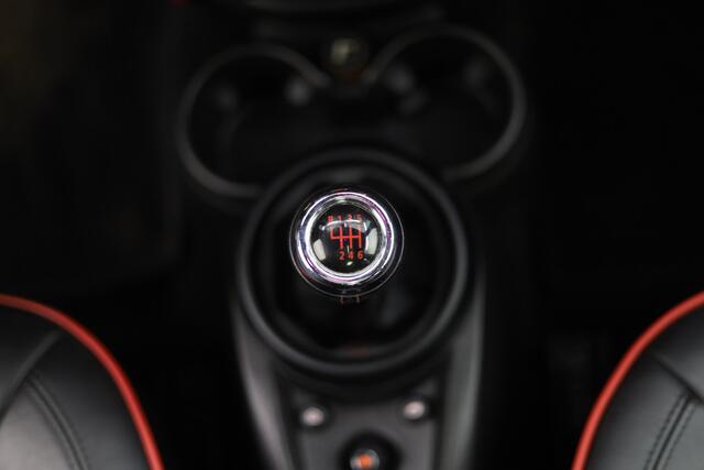 Mini Countryman Mini 1.6 John Cooper Works ALL4 Chili | Airco | Climate Control | Stoelverwarming | Sport uitlaat origineel | Lederen bekleding | Panorama 