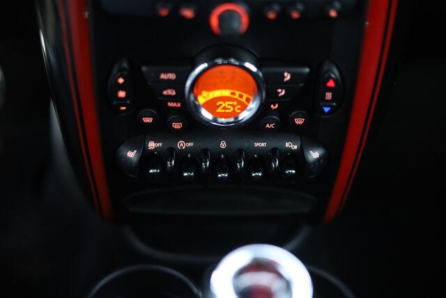 Mini Countryman Mini 1.6 John Cooper Works ALL4 Chili | Airco | Climate Control | Stoelverwarming | Sport uitlaat origineel | Lederen bekleding | Panorama 