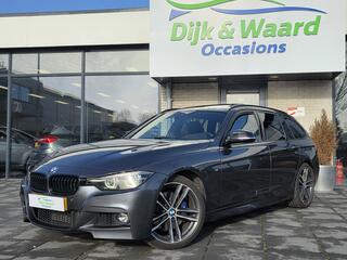 BMW 3-SERIE 318i M-Sport Corporate Lease Automaat - Pano - HUD - Leder - Camera - NAP -