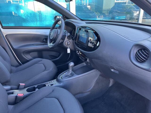 Toyota Aygo X Hybrid 115 play | Pure White | Demonstratie auto  |