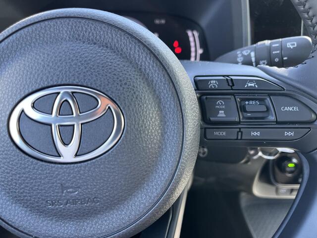 Toyota Aygo X Hybrid 115 play | Pure White | Demonstratie auto  |