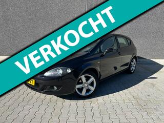 SEAT LEON 1.6 Sport-up | AIRCO | AUX | ELEK RAMEN | CC | APK T/M 14-3-2027 | AFLEVERBEURT | DISTRIBUTIE VERNIEUWD | NETTE STAAT