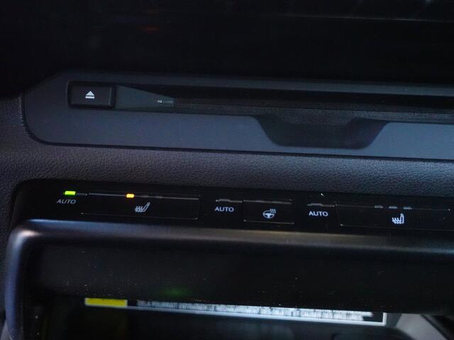 Lexus UX 250h Luxury Line Navigatie,Camera,Keyless,Leer,Stoel+stuurverwarming,PDC