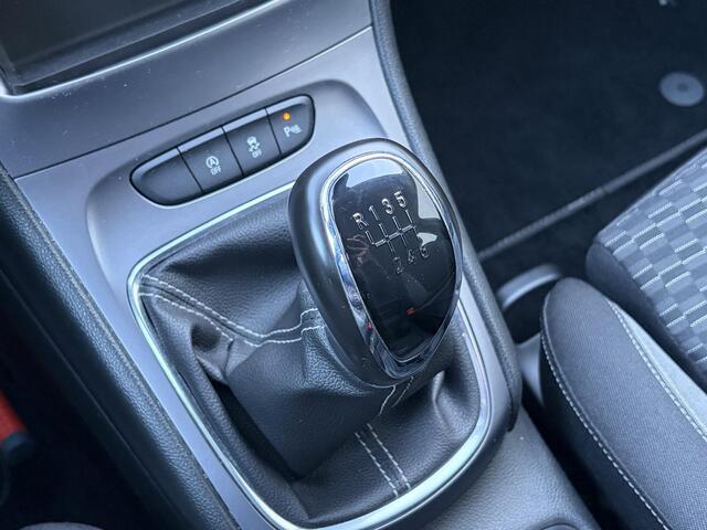Opel Astra Sports Tourer 1.2 Business Executive Lichtmetalen velgen / Achteruitrijcamera / Navigatie /  Apple Carplay & Android Auto / All season banden / 