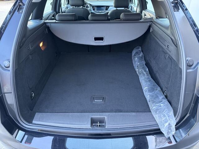 Opel Astra Sports Tourer 1.2 Business Executive Lichtmetalen velgen / Achteruitrijcamera / Navigatie /  Apple Carplay & Android Auto / All season banden / 
