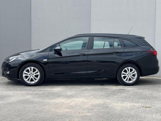Opel Astra Sports Tourer 1.2 Business Executive Lichtmetalen velgen / Achteruitrijcamera / Navigatie /  Apple Carplay & Android Auto / All season banden / 