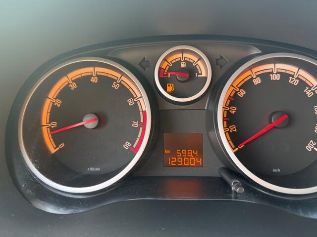 Opel Corsa 1.4 Sport + Winter pakket | Stoel + Stuur verwarming | Airco | 100% onderhouden