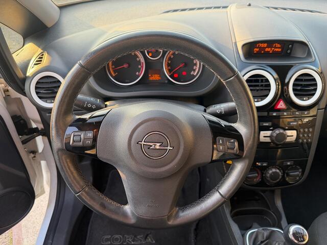 Opel Corsa 1.4 Sport + Winter pakket | Stoel + Stuur verwarming | Airco | 100% onderhouden