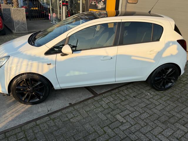 Opel Corsa 1.4 Sport + Winter pakket | Stoel + Stuur verwarming | Airco | 100% onderhouden