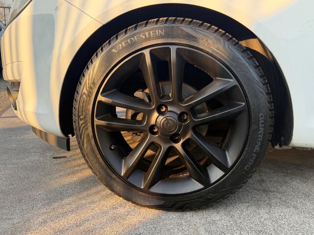 Opel Corsa 1.4 Sport + Winter pakket | Stoel + Stuur verwarming | Airco | 100% onderhouden