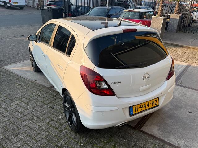Opel Corsa 1.4 Sport + Winter pakket | Stoel + Stuur verwarming | Airco | 100% onderhouden
