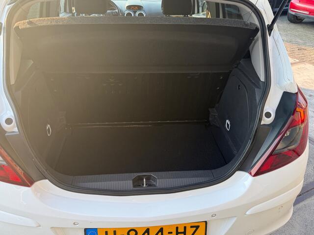 Opel Corsa 1.4 Sport + Winter pakket | Stoel + Stuur verwarming | Airco | 100% onderhouden