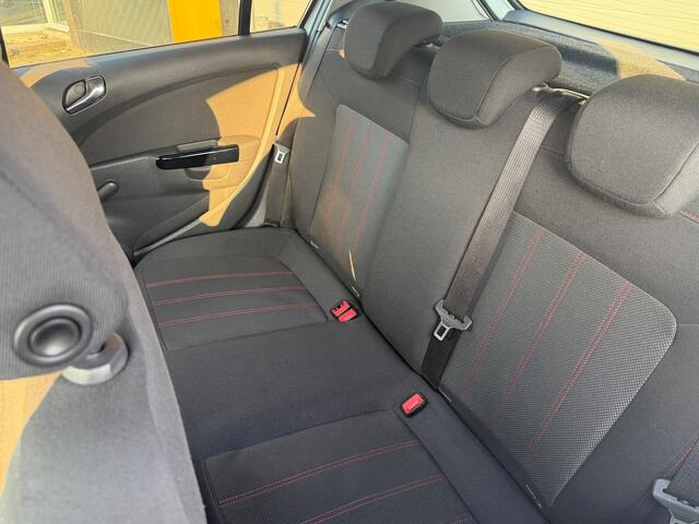 Opel Corsa 1.4 Sport + Winter pakket | Stoel + Stuur verwarming | Airco | 100% onderhouden