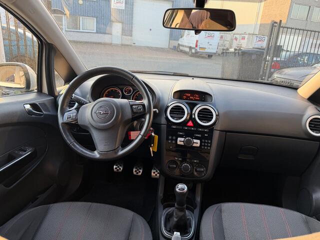 Opel Corsa 1.4 Sport + Winter pakket | Stoel + Stuur verwarming | Airco | 100% onderhouden