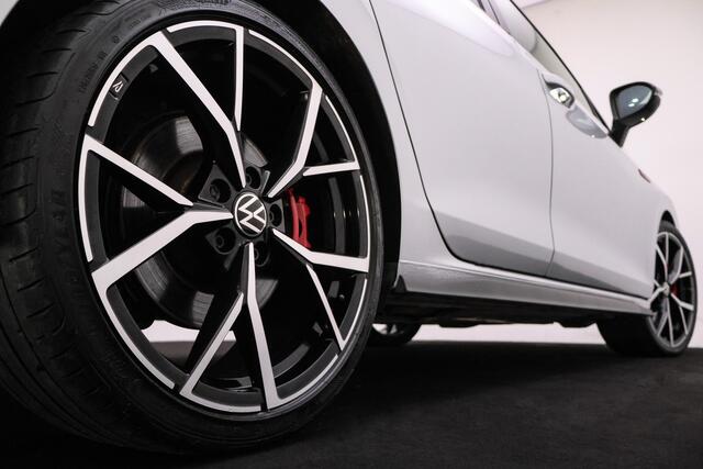 Volkswagen Golf 2.0 GTI DSG 245PK PANO | NAVI | APP CONNECT | TREKH. | STUUR+STOELVERW. | ACC | BLINDSPOT | CAMERA | LMV 18''