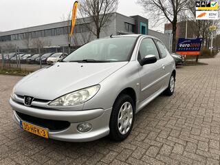 PEUGEOT 206 1.4 G�n�ration - AIRCO - NETJES - NAP !