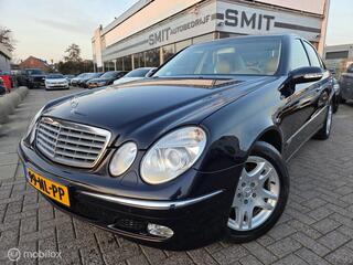 MERCEDES-BENZ E-KLASSE 240 Avantgarde NLAuto/1eEigenaar/Trekhaak