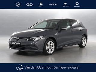 VOLKSWAGEN GOLF 1.0 eTSI 110pk Life DSG / Navigatie / Stoel+Stuurverwarming / Parkeersensoren