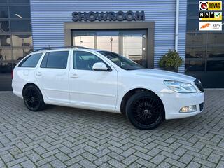 Skoda Octavia Combi 1.2 TSI Elegance Business Line Automaat|Trekhaak|Applecarplay|Airco|17Inch velgen