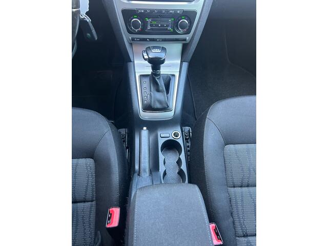 Skoda Octavia Combi 1.2 TSI Elegance Business Line Automaat|Trekhaak|Applecarplay|Airco|17Inch velgen