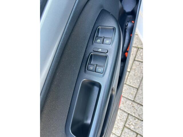 Skoda Octavia Combi 1.2 TSI Elegance Business Line Automaat|Trekhaak|Applecarplay|Airco|17Inch velgen