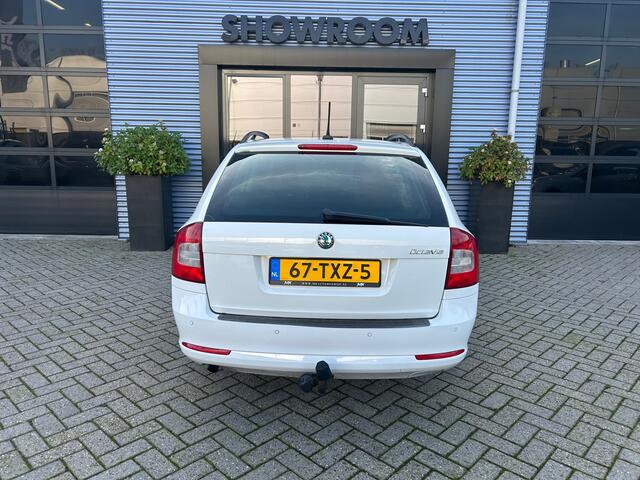 Skoda Octavia Combi 1.2 TSI Elegance Business Line Automaat|Trekhaak|Applecarplay|Airco|17Inch velgen