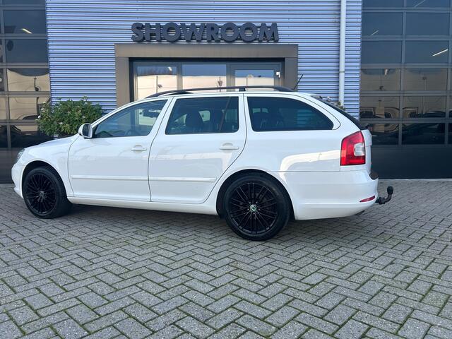 Skoda Octavia Combi 1.2 TSI Elegance Business Line Automaat|Trekhaak|Applecarplay|Airco|17Inch velgen