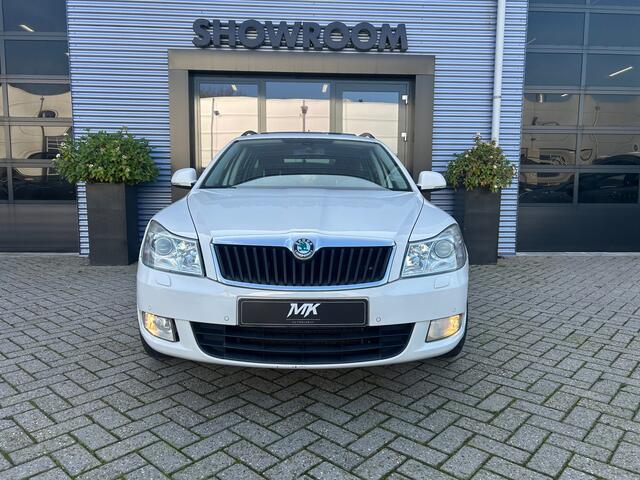 Skoda Octavia Combi 1.2 TSI Elegance Business Line Automaat|Trekhaak|Applecarplay|Airco|17Inch velgen