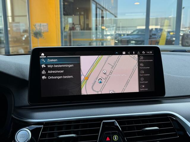 BMW 5-Serie 530e M Sport - Pan dak - Laser LED - stoel/st verwarming - electr trekhaak