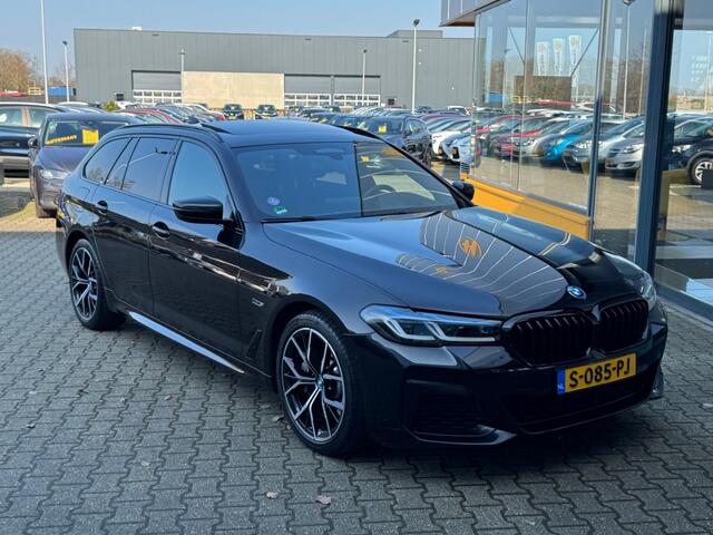 BMW 5-Serie 530e M Sport - Pan dak - Laser LED - stoel/st verwarming - electr trekhaak