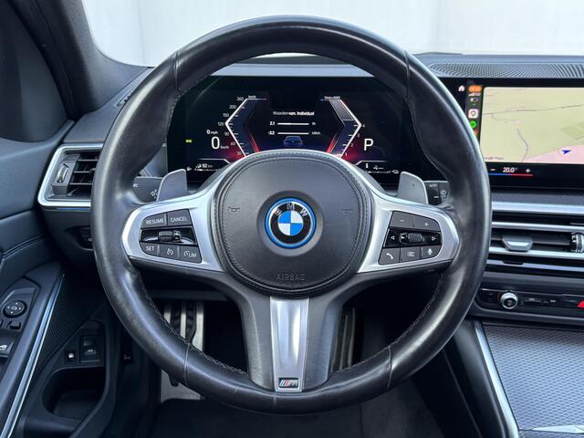 BMW 3-Serie Touring 330e xDrive M Sport PHEV / FACE LIFT / Shadow Line / Panorama dak / Wide Screen / 1500kg Trekgewicht / M-pakket /  Parkeerassistent-pa