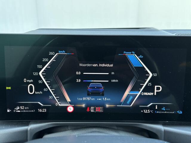 BMW 3-Serie Touring 330e xDrive M Sport PHEV / FACE LIFT / Shadow Line / Panorama dak / Wide Screen / 1500kg Trekgewicht / M-pakket /  Parkeerassistent-pa