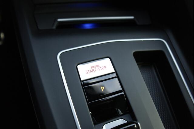 Volkswagen Golf 1.4 eHybrid GTE 245 PK | Urano Grey |  Dealer Onderhouden | Carplay | Keyless