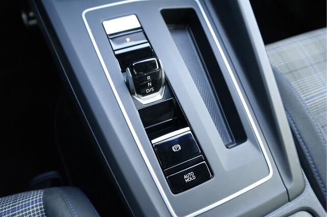 Volkswagen Golf 1.4 eHybrid GTE 245 PK | Urano Grey |  Dealer Onderhouden | Carplay | Keyless