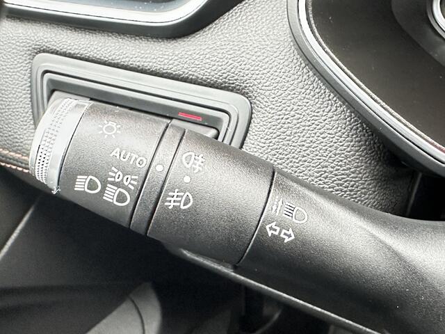 Renault Clio 1.0 TCe Initiale Paris 101PK Leder 360 Camera Clima Bose