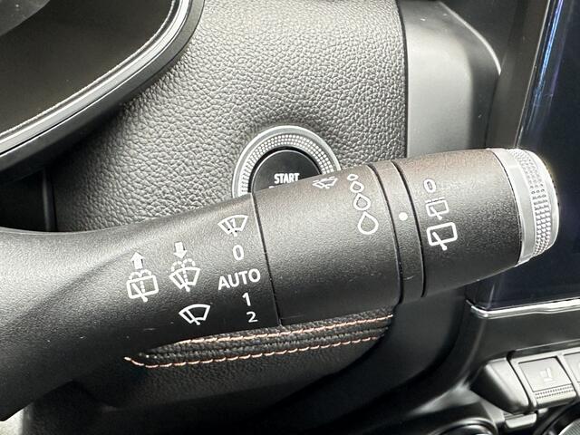 Renault Clio 1.0 TCe Initiale Paris 101PK Leder 360 Camera Clima Bose