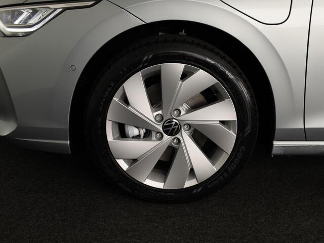 Volkswagen Golf Life Edition 1.5 eHybrid 204 PK | 17 LM velgen | Stoel & Stuurverwarming | Camera |