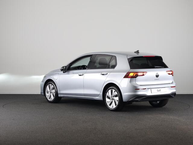 Volkswagen Golf Life Edition 1.5 eHybrid 204 PK | 17 LM velgen | Stoel & Stuurverwarming | Camera |