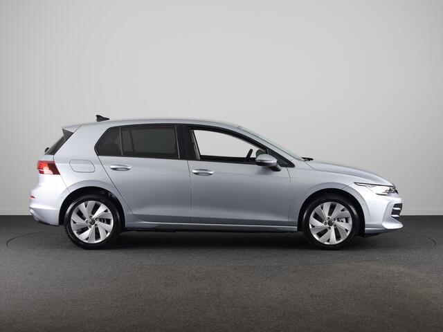 Volkswagen Golf Life Edition 1.5 eHybrid 204 PK | 17 LM velgen | Stoel & Stuurverwarming | Camera |