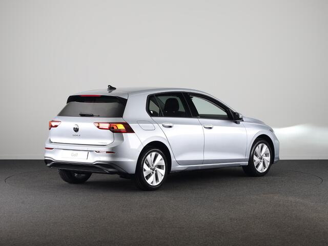 Volkswagen Golf Life Edition 1.5 eHybrid 204 PK | 17 LM velgen | Stoel & Stuurverwarming | Camera |