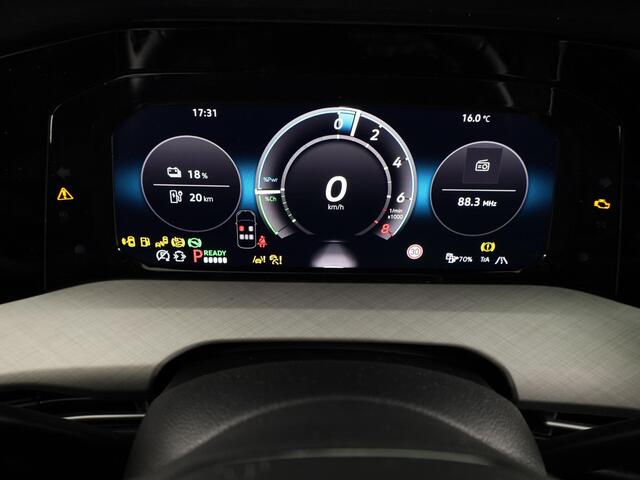 Volkswagen Golf Life Edition 1.5 eHybrid 204 PK | 17 LM velgen | Stoel & Stuurverwarming | Camera |
