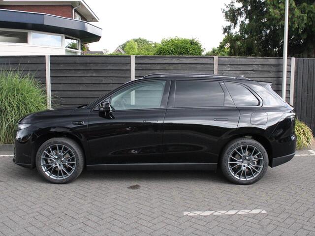 Leapmotor C10 REEV Design 28.4 kWh 215PK Automaat Navigatie, Camera 360, Lichtmetalen velgen, Elektrische Achterklep, Kunstlederen bekleding, Stoel Verwarming &