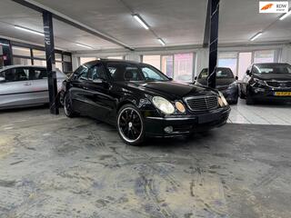 MERCEDES-BENZ E-KLASSE 320 Avantgarde zeer nette vol opties
