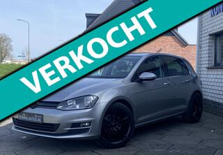 VOLKSWAGEN GOLF 1.0 TSI Business Edition Connected/ Clima/ LED/ PDC/ Privacyglass