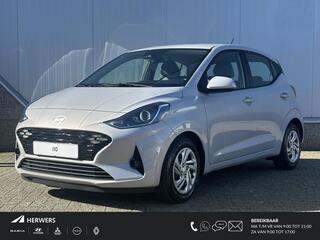 HYUNDAI I 10 1.0 Premium / �1750,- Voordeel / Luxe licht interieur / Navigatie / Apple & Android Carplay / Achteruitrijcamera / Parkeersensoren achter / Elektrische ramen voor & achter /