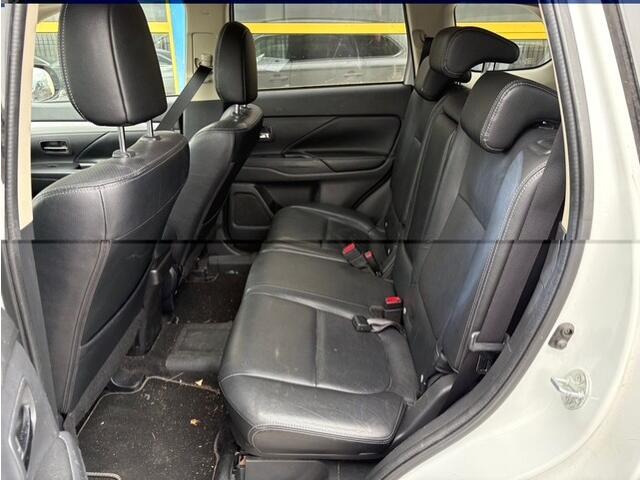 Mitsubishi Outlander 2.0 PHEV instyle+ APK T/M 4-3-2027